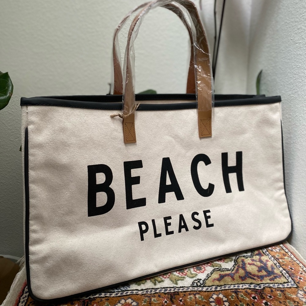 NWT Santa Barbara Design Studio “Beach Please” Carry All Tote
